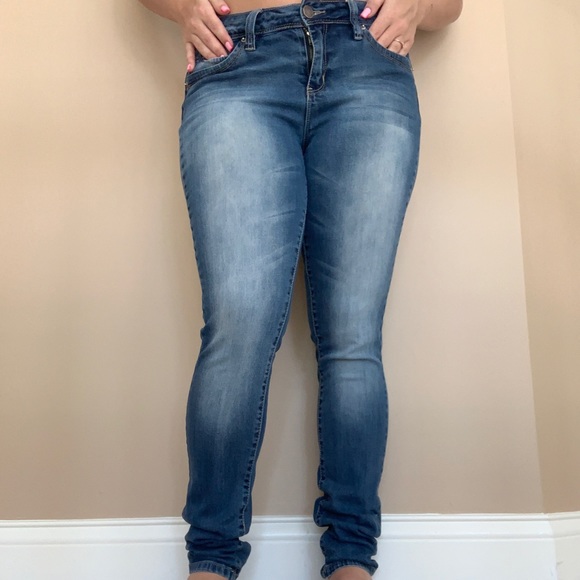Jeans - Picture 1 of 2